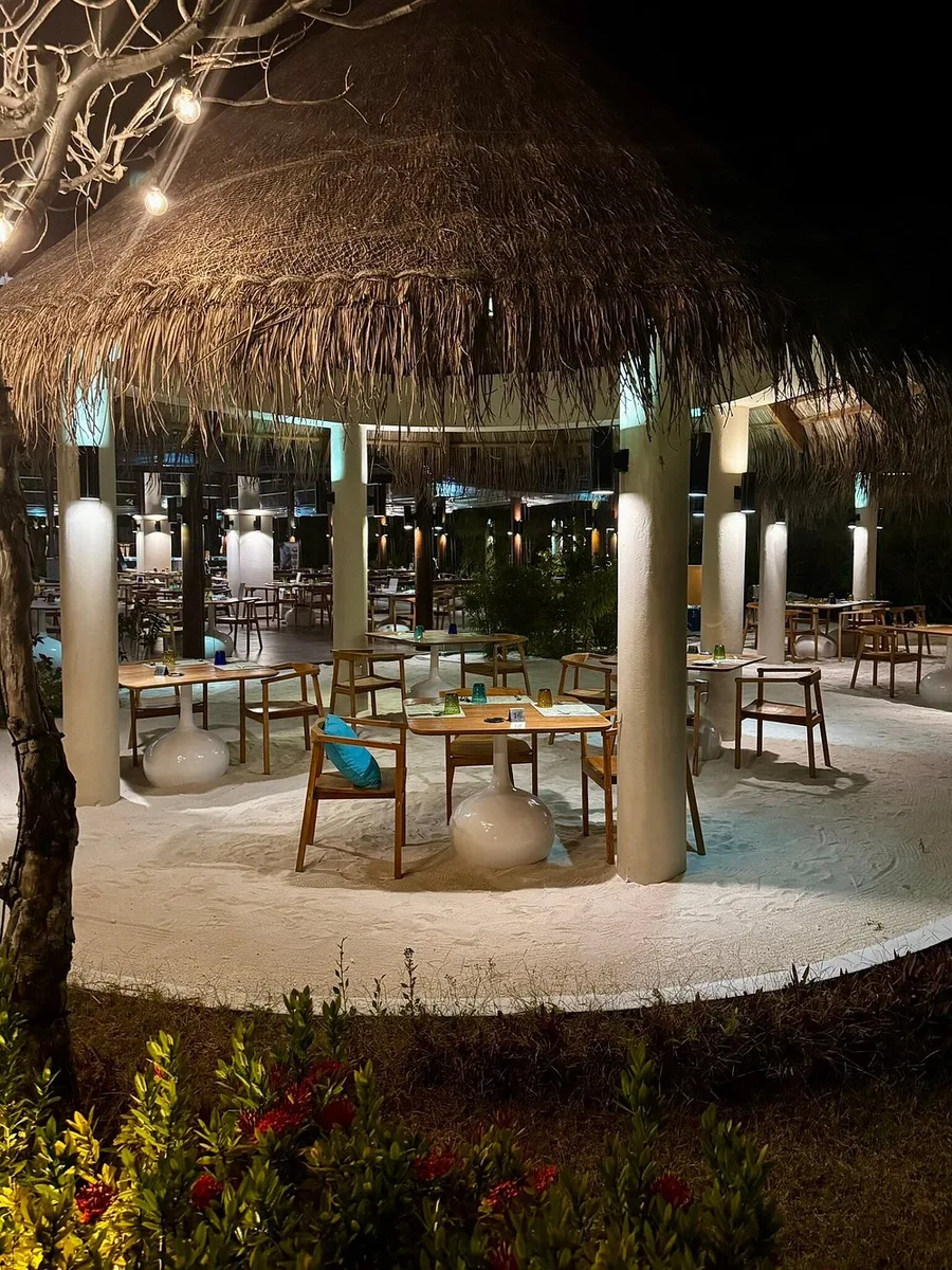 COCOON MALDIVES: Ресторан 1