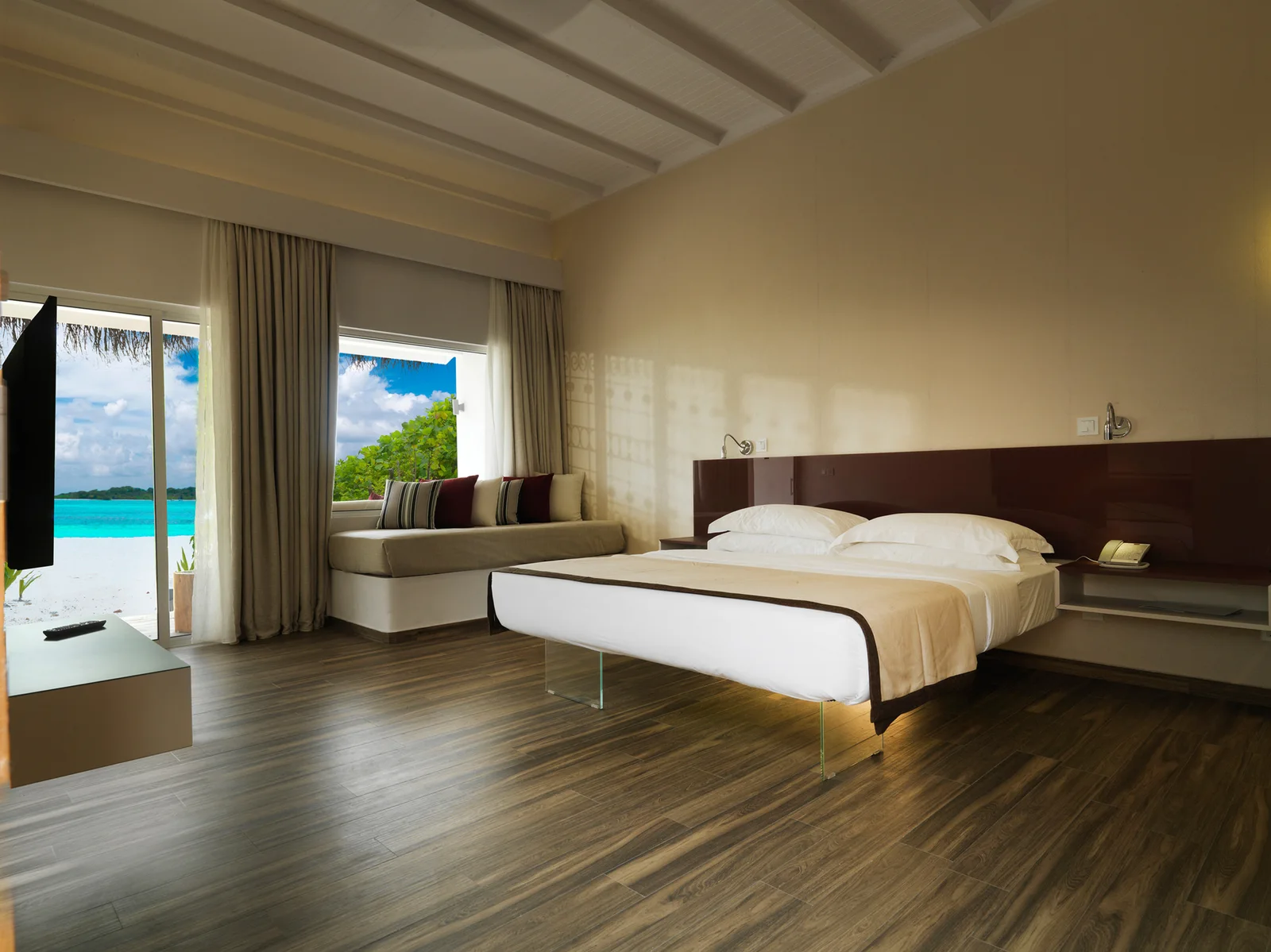 Beach Suite With Pool